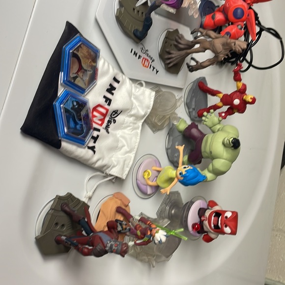 Disney Infinity Lot. XBOX ONE game, 2 platforms 2 discs w/bag and var figs - Picture 7 of 10